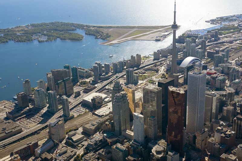 bigstock-The-towers-of-downtown-Toronto-18575753