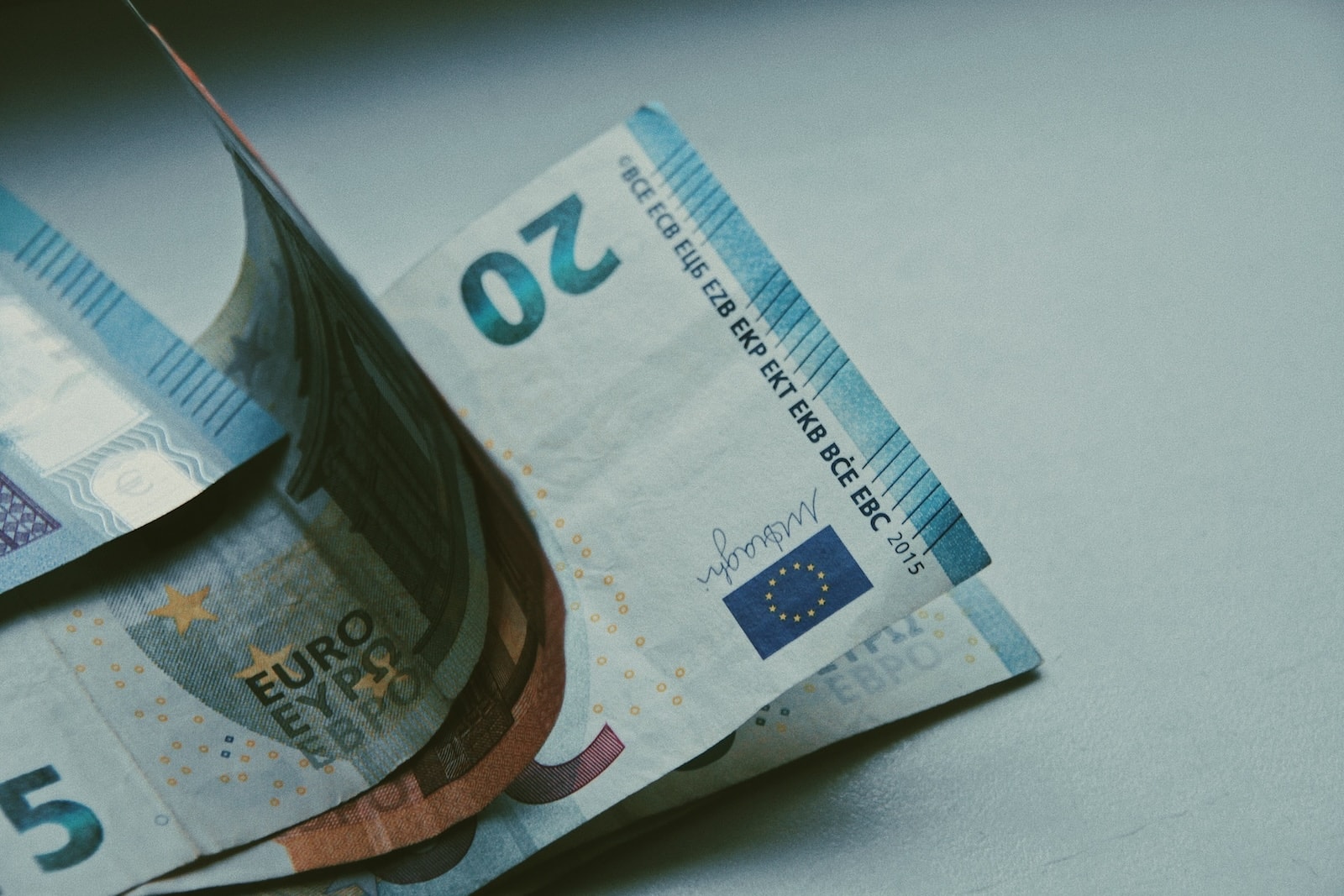 cartist-Qe9VT2CQnKg-unsplash