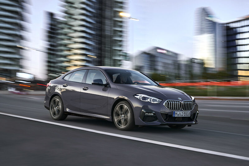 P90370580_highRes_the-all-new-bmw-2-se